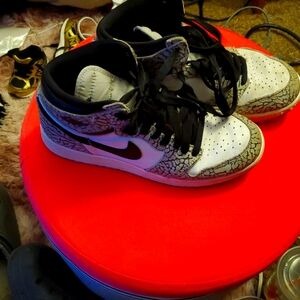 Nike Air all my shoes here on out 5 bucks